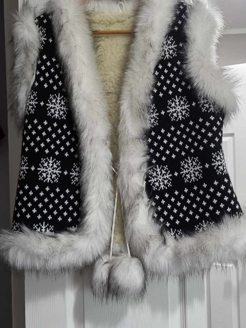 Snowflake Furry VEST